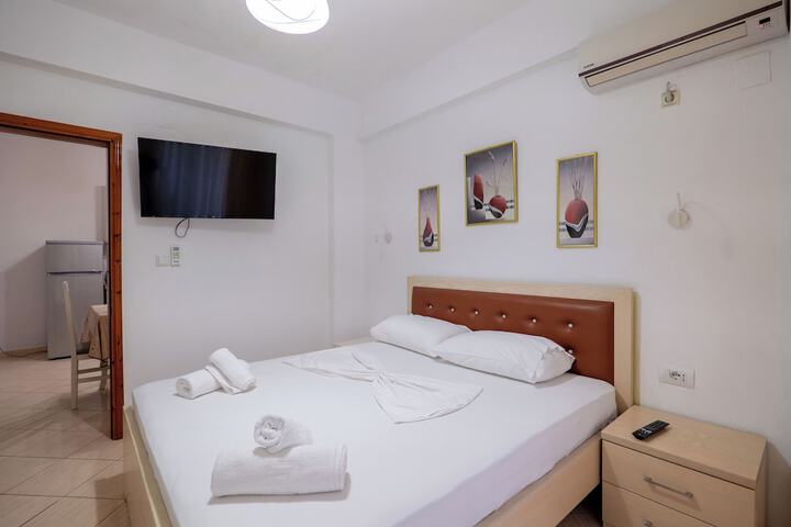 Room 33 of 133
