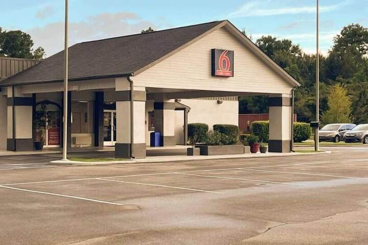 Studio 6 Bay Minette Al in Bay Minette, AL