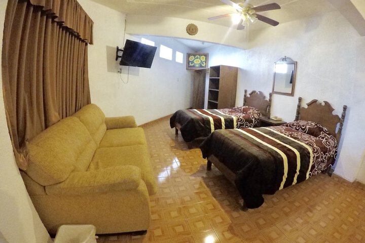 Room 5 of 18