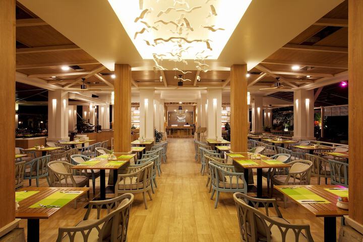 Dining 140 of 166