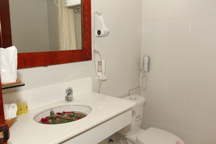Room 18 of 29