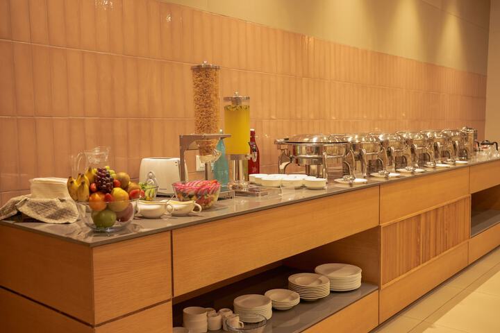 Breakfast/Coffee Service 18 of 45