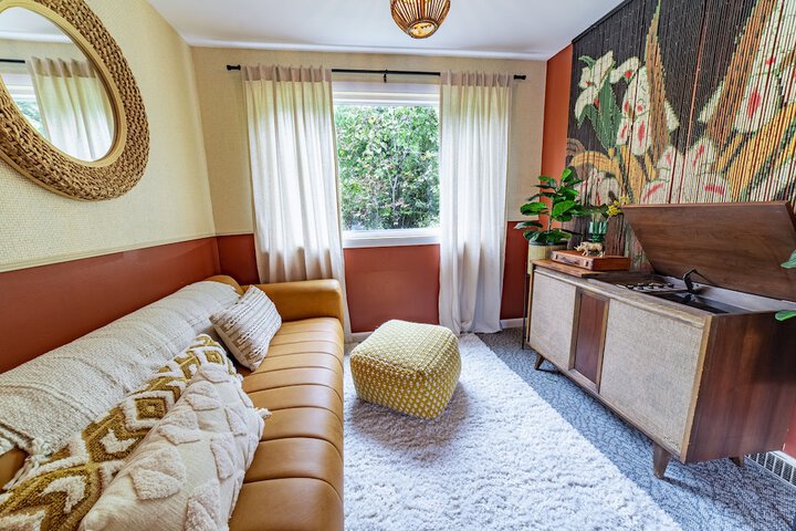 Room 32 of 53