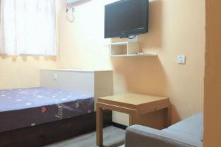 Room 12 of 12