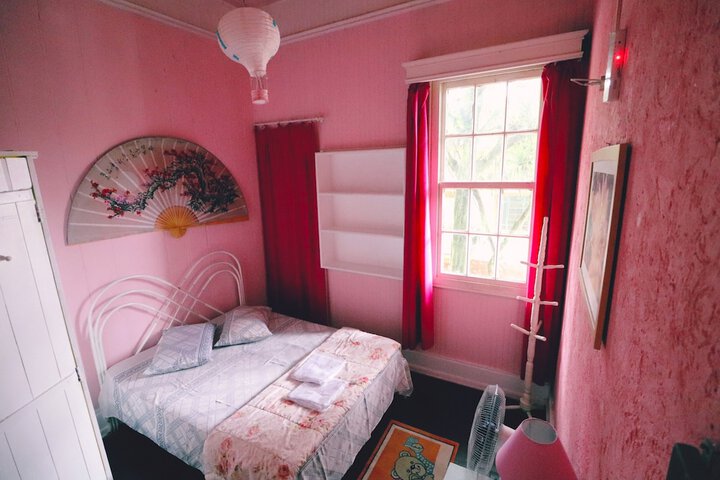 Room 3 of 33