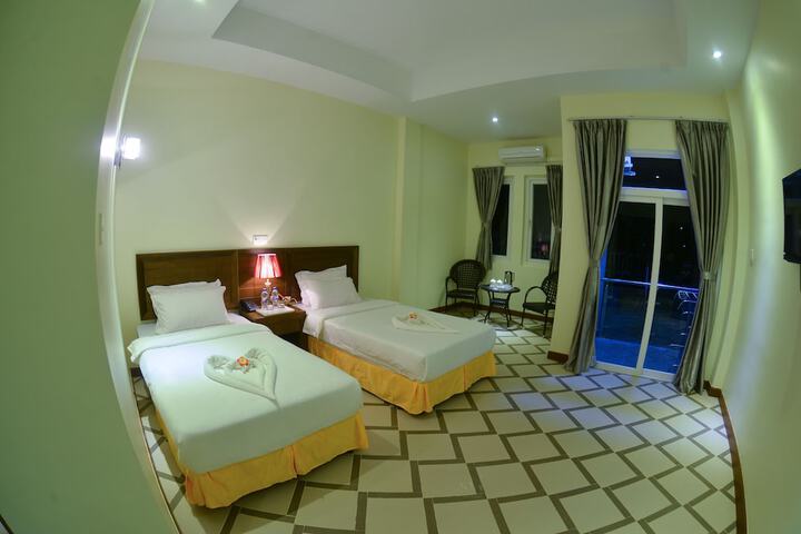 Room 10 of 50
