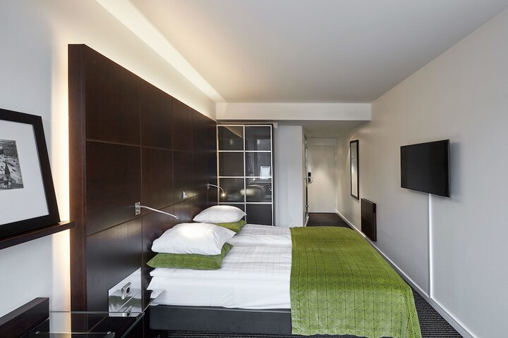 Room 15 of 86