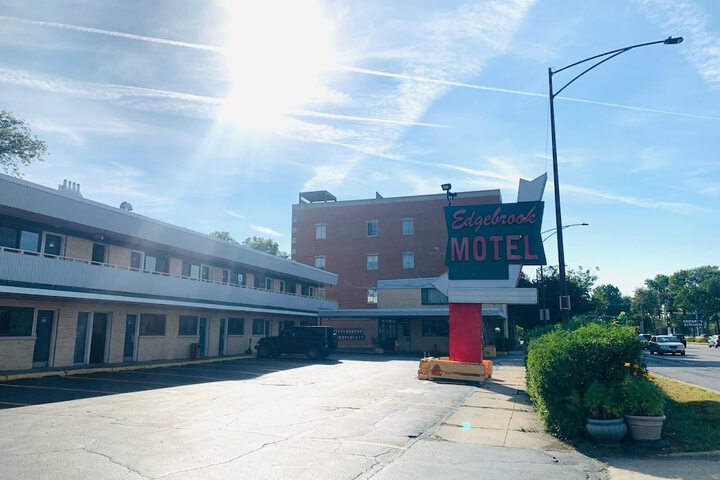 Hotel 43 of 43
