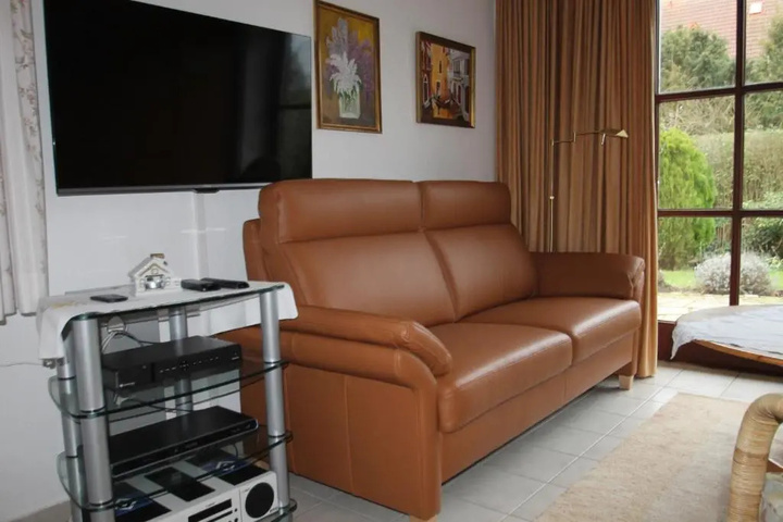 Room 3 of 10
