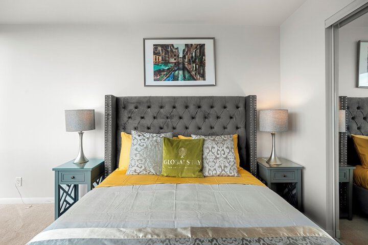 Room 12 of 195