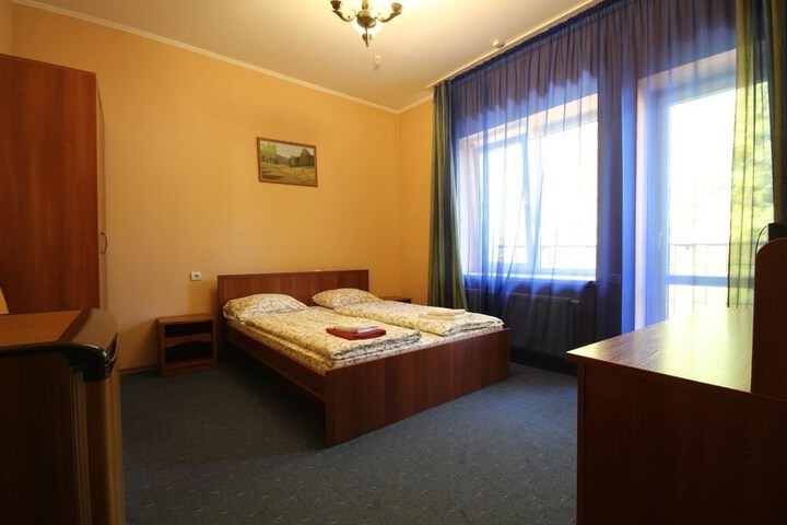 Room 3 of 32