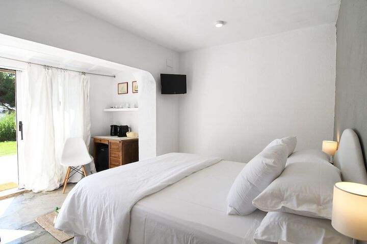 Room 2 of 69
