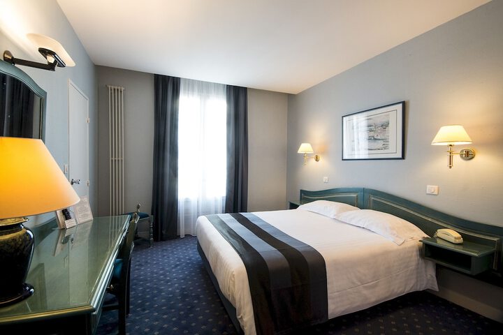 Room 7 of 28