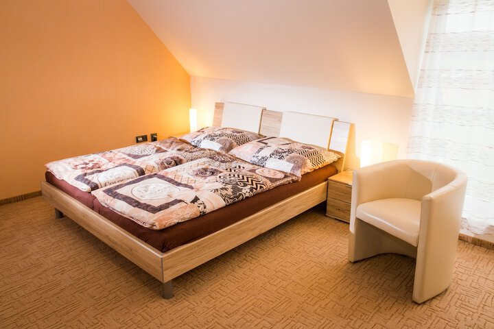 Room 5 of 34