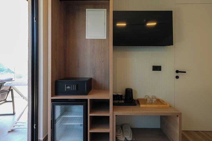 Room 82 of 165
