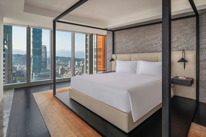 Room 47 of 182