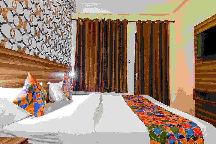 Room 17 of 38