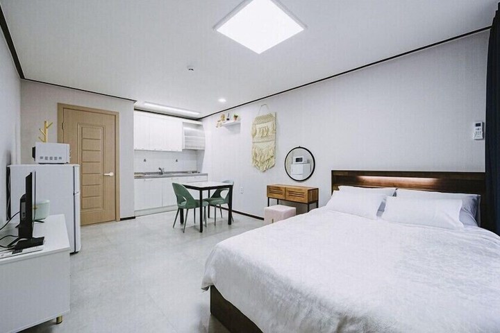 Room 2 of 120