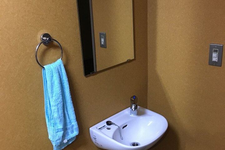 Room 12 of 21