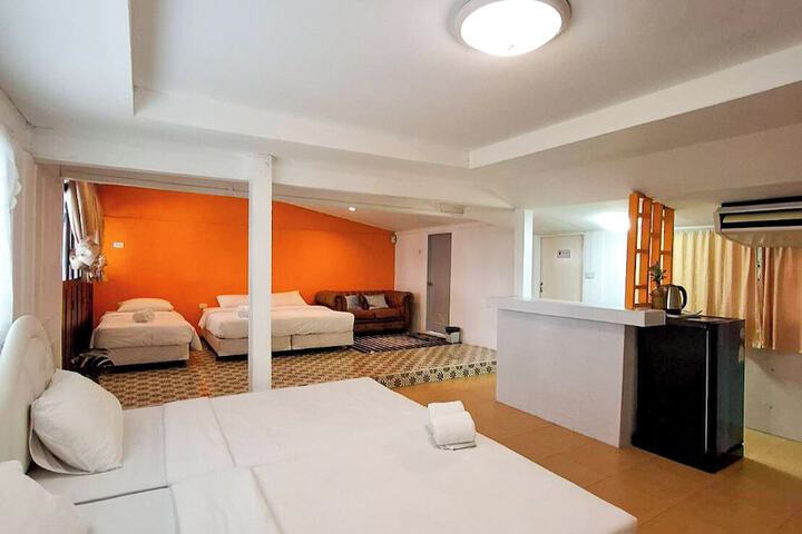 Room 35 of 111
