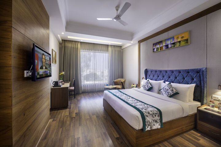 Room 2 of 26