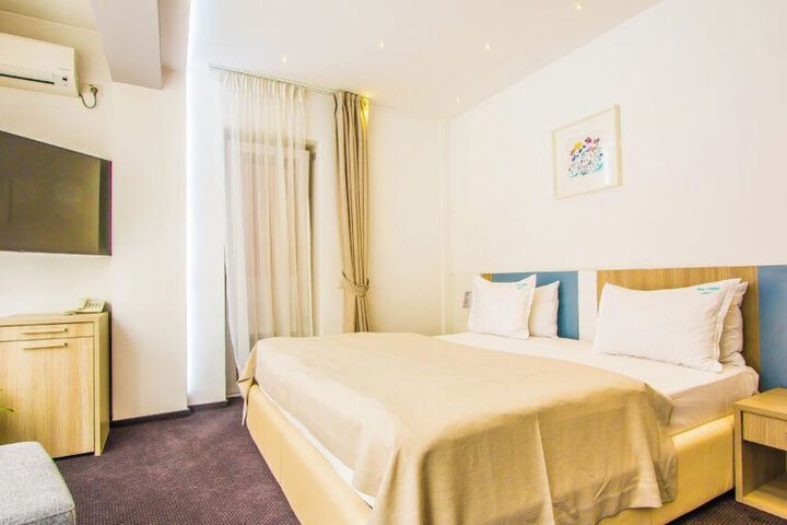 Room 14 of 21