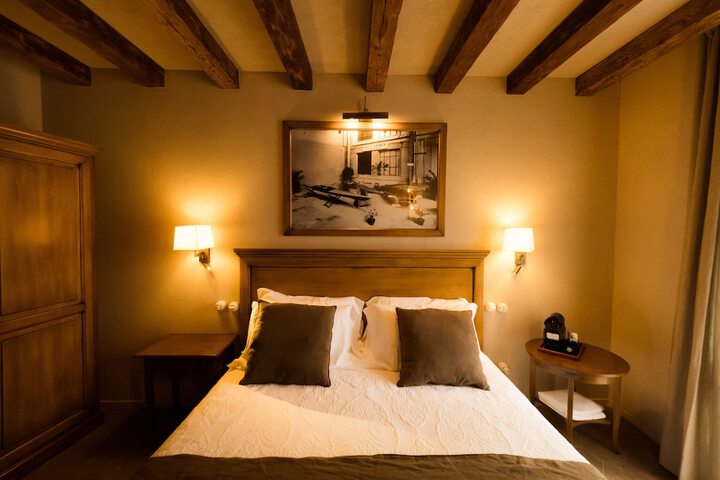 Room 6 of 75