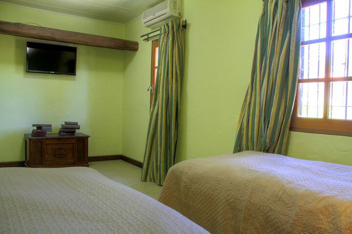 Room 26 of 118