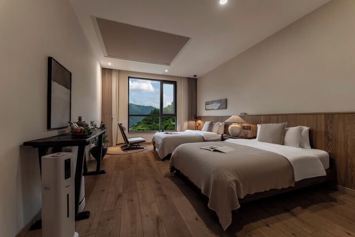 Room 10 of 82
