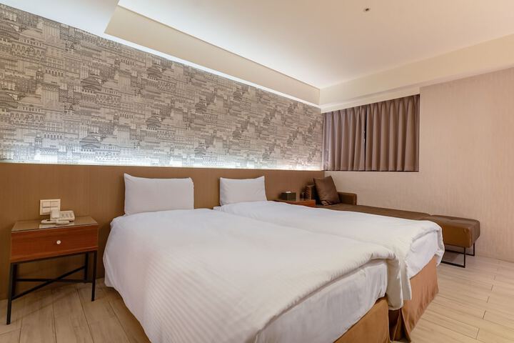 Room 35 of 87