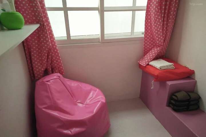 Room 30 of 76