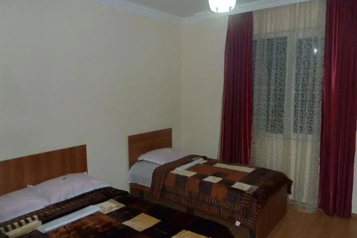 Room 2 of 6