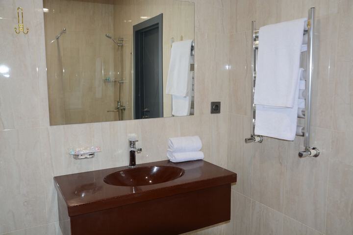 Room 10 of 21