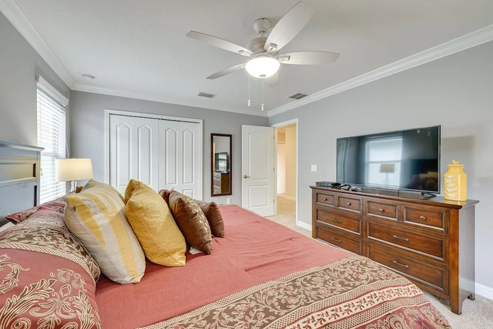 Room 2 of 18