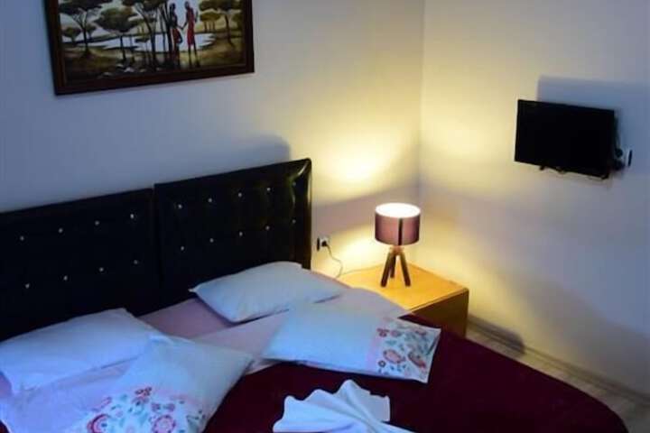 Room 68 of 185