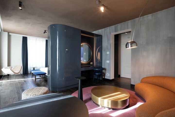 Room 17 of 26