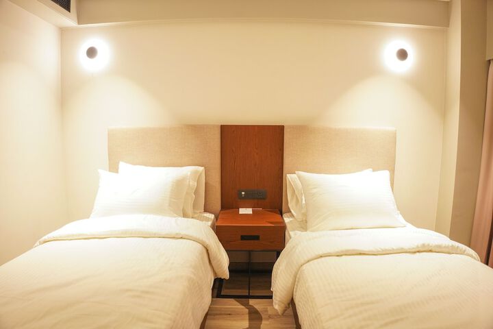 Room 6 of 39
