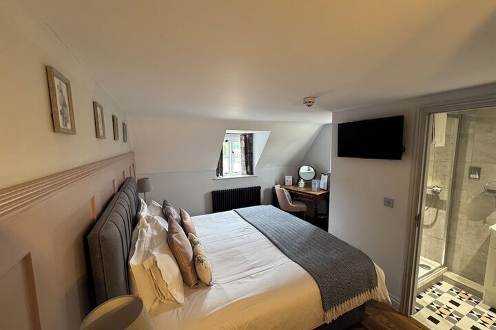 Room 16 of 34