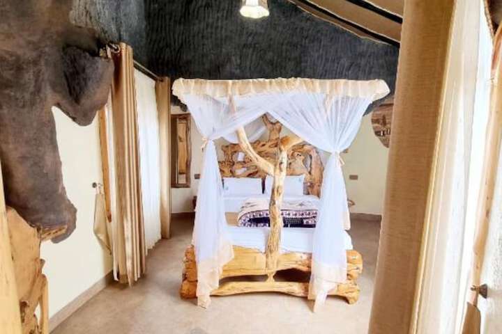 Room 8 of 32