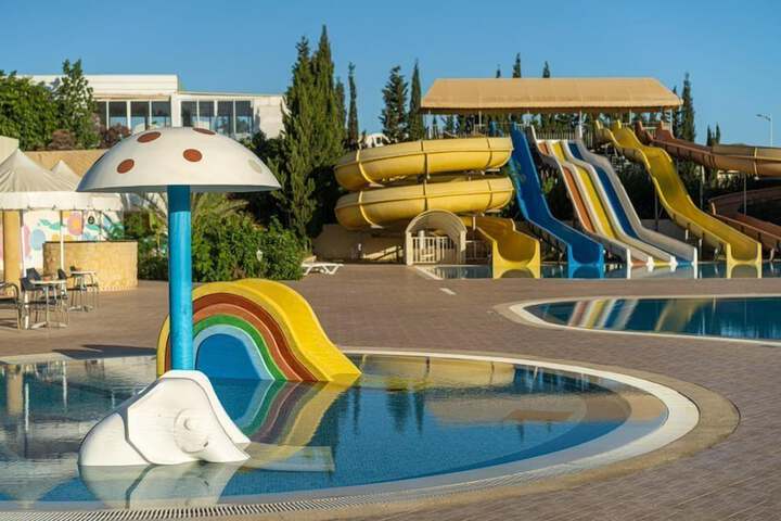 Pool Hotel