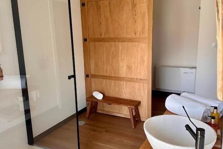 Room 22 of 46