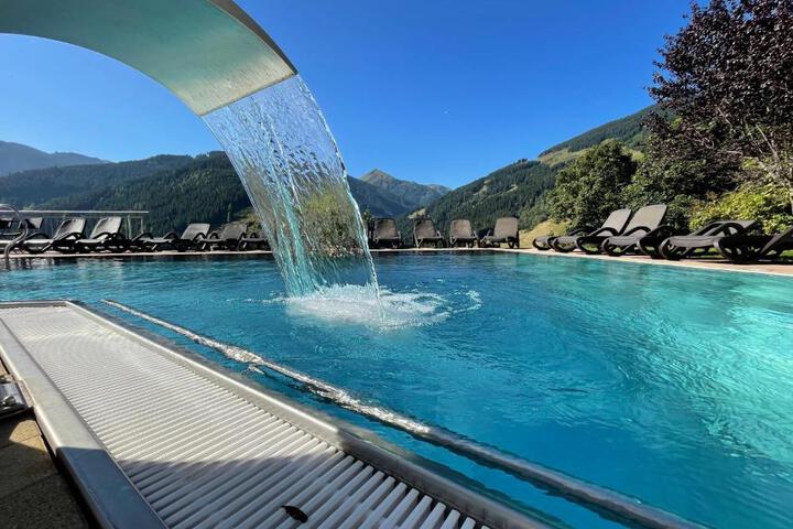 Pool 6 of 23