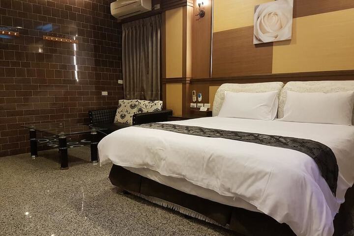 Room 5 of 31
