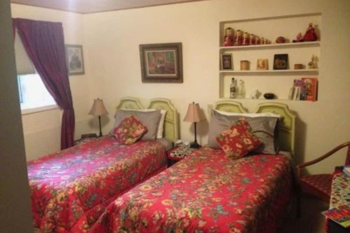 Room 13 of 28