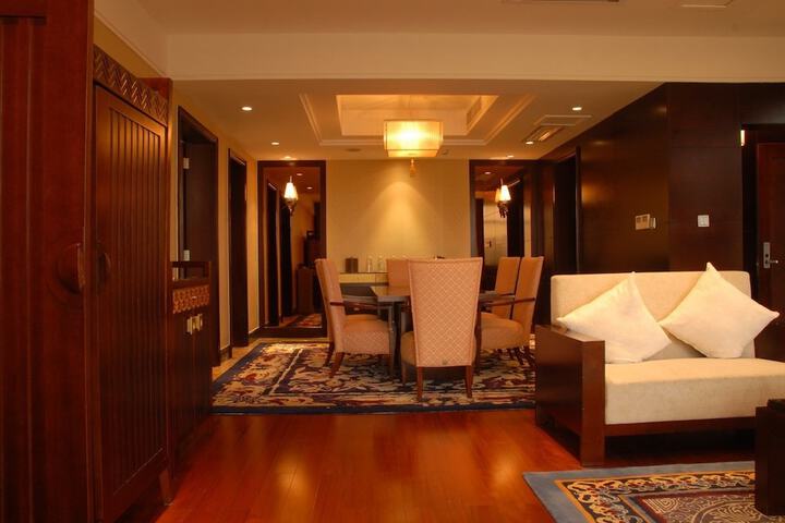 Room 22 of 35