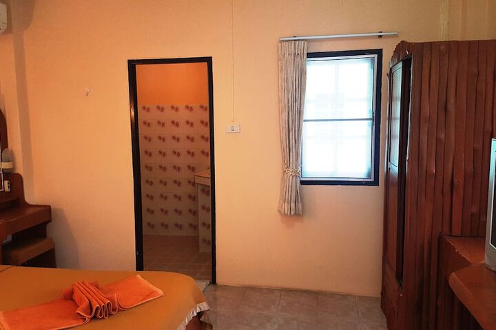 Room 25 of 81