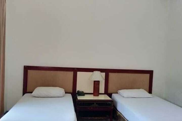 Room 9 of 17