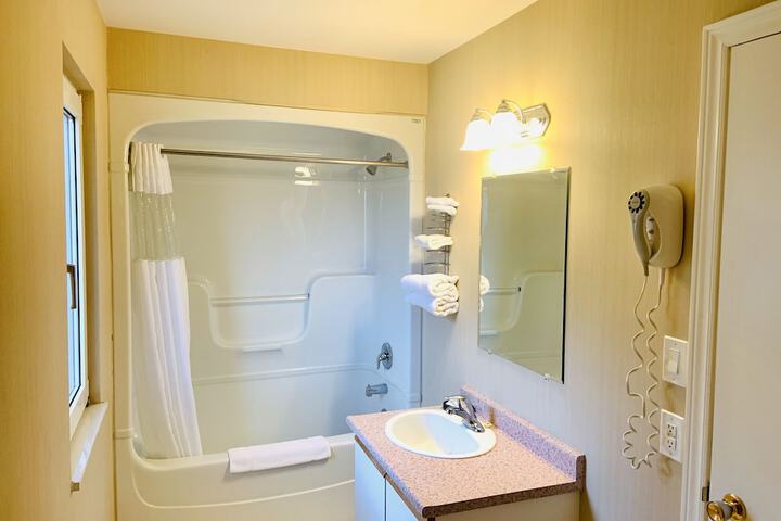 Room 15 of 18