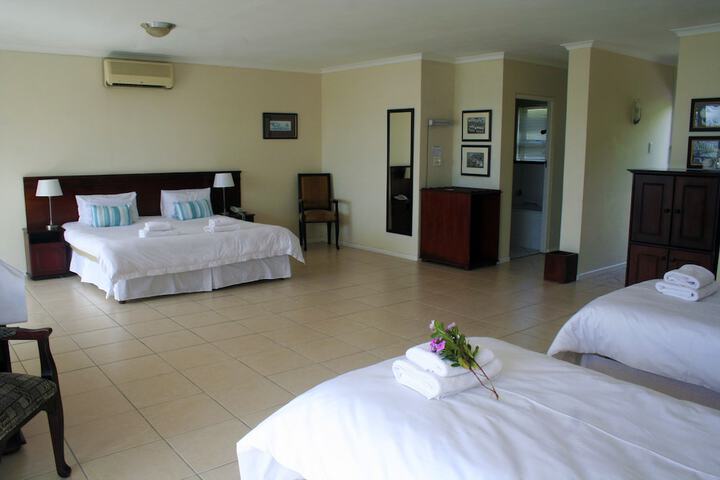 Room 2 of 25