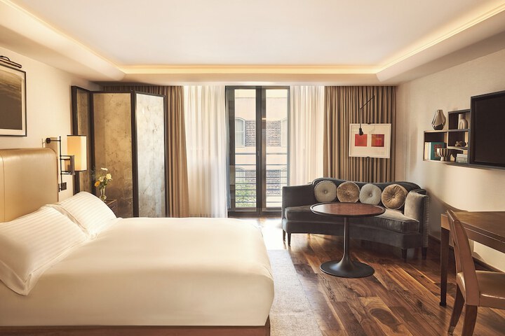 Room 37 of 95